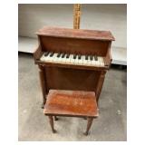 Schoenhut Toy Piano Set