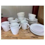 LivingQuarters Dinnerware Set