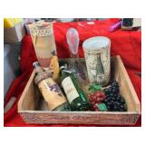 Decorative Wine-Themed Lot