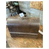 Singer Sewing Machine with Case