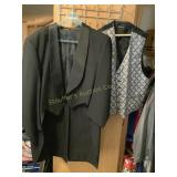 Menï¿½s Pierre Cardin tuxedo jacket with c