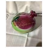 Chinese porcelain lidded box, pomegranate shape