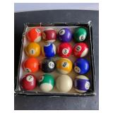 Pool ball set