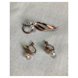14kt  Pearl brooch (1.75"w) & screw back Pearl