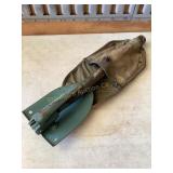 Entrenching tool, folding shovel w/ case, US Army?