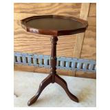 Bombay Co. small round end table, 13x20"
