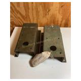 3 military metal brackets (antenna ?) SC ï¿½ C ï¿½
