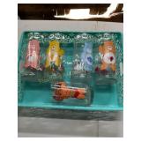 4 Care Bear glasses & 1 Hulk Hogan glass