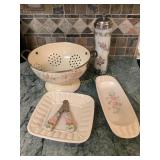 Pfaltzgraff Tea Rose straw holder, colander,