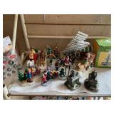 14+ Christmas village figurines