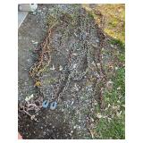 Heavy chains 10ï¿½ smallest in crate