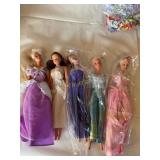 5 fashion dolls, 11" tallest