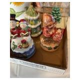 4 music boxes, working