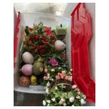 Misc floral decor, presidential plates, stove,