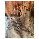 Shovels, forks, rakes,  etc no handles in tote