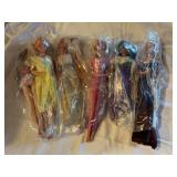6 Barbie type dolls