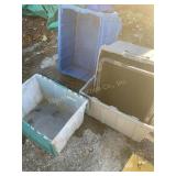 2 totes w/ lids, 3 tote bins. No lids