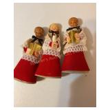 3 vintage  carolers,, made in Japan 7" tall