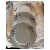 3 Rose Hebi China dinner plates, 10" dia