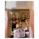 Paradise galleries Hansel and Gretel dolls, 11"