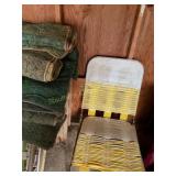 5+ moving blankets & folding lounge chair