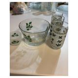 5 pc Holly glassware, bowl 7" dia