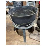 Cast iron butchering kettle with stand, 25.5"D