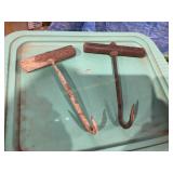 2 wood handles hooks, 9.5"