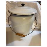 Large enamel chamber pot with lid, black trim,