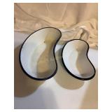 2 Vtg enamel kidney shape basins, largest is 10.5"