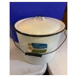 Columbia enamel 11 qt water pail/pots, 9x11"