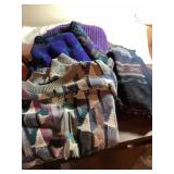 5 Mens sweaters, slip over & cardigan, sizes xL