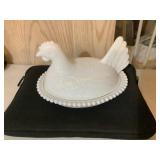 Vtg milk glass hen on nest, 7"