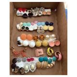 30+ Vtg clip on earrings