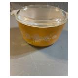 Pyrex 473-B Butterfly gold  1 qt casserole dish