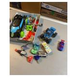 Legos Hot wheels car w/ removable parts, small