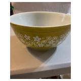 Pyrex crazy daisy spring blossom white & green