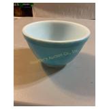Pyrex blue nesting bowl 1 1/2 pint