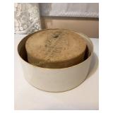 Vtg round shipping box, 8.25x 4.25", Continental