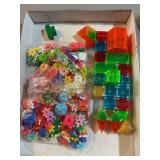 Magnetic cubes & connecting blocks