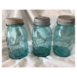 3 Blue Ball mason jars w/lids, 5,8,10