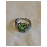 925 Silver ladies ring size 8.5, green glass