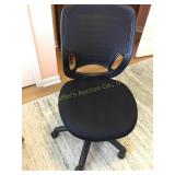 Computer desk chair w/adj. height, (NO shipping)