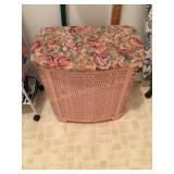 Vtg. Pink wicker & metal hamper 11'x19ï¿½x20ï¿½