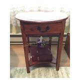 Wood end table w/1 drawer (no contents)