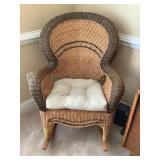 Wicker rocker, 31x41x38' w/cushion