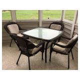 Outdoor wicker patio table w/4 chairs & 8