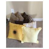 8+ Throw pillows