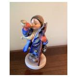 Goebel Hummel figurine, Hear Ye, Hear Ye, 5"H