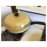 Club aluminum skillet w/lid, 11.5"D